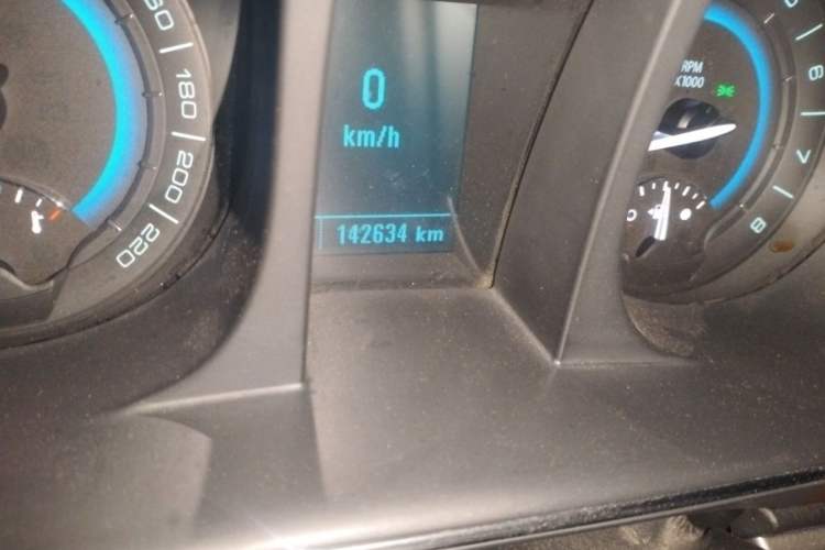 Used Buick GL8 2014 2.4L LT Luxury Business Executive Edition Odometer Close Up