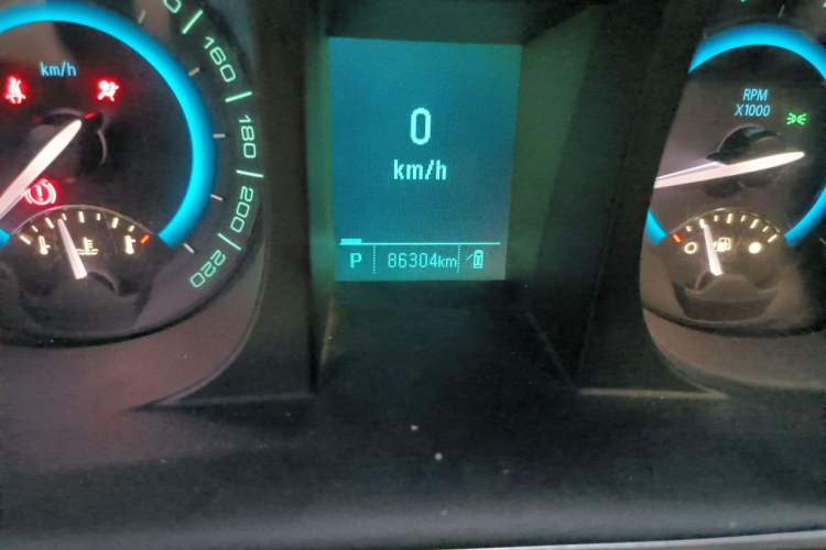 Used Buick GL8 2014 2.4L CT Luxury Business Comfort Edition Odometer Close Up