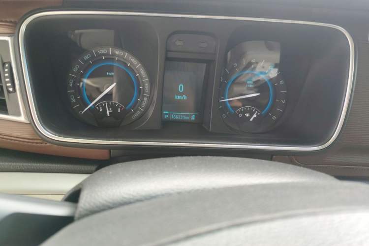 Used Buick GL8 2014 2.4L CT Luxury Business Comfort Edition Odometer Close Up