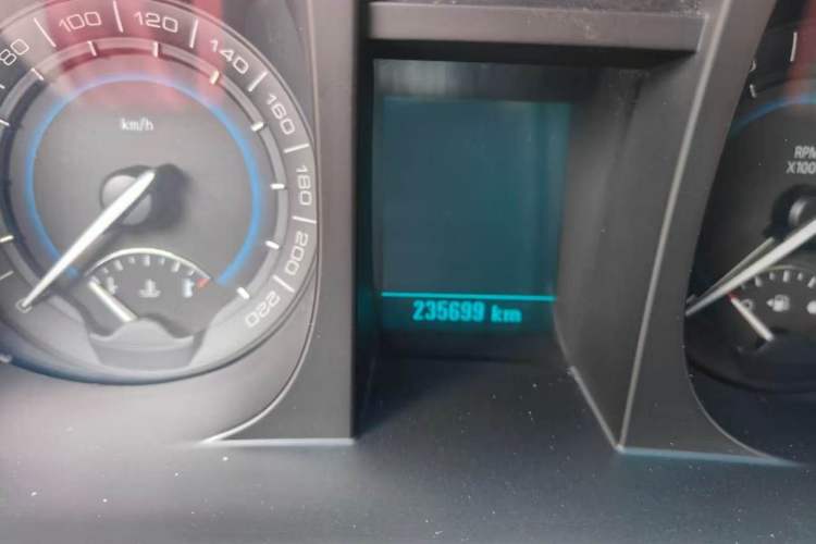 Used Buick GL8 2014 2.4L CT Luxury Business Comfort Edition Odometer Close Up