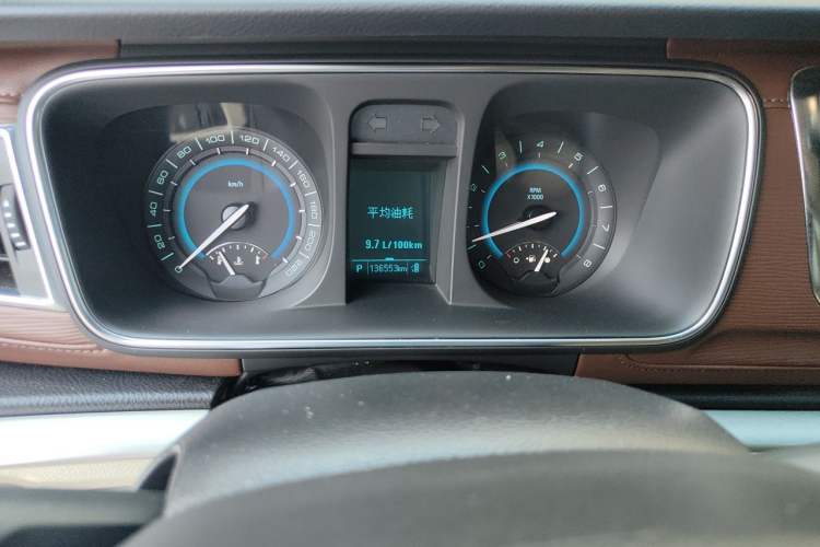 Used Buick GL8 2014 3.0L GT Luxury Business Haoya Edition Odometer Close Up