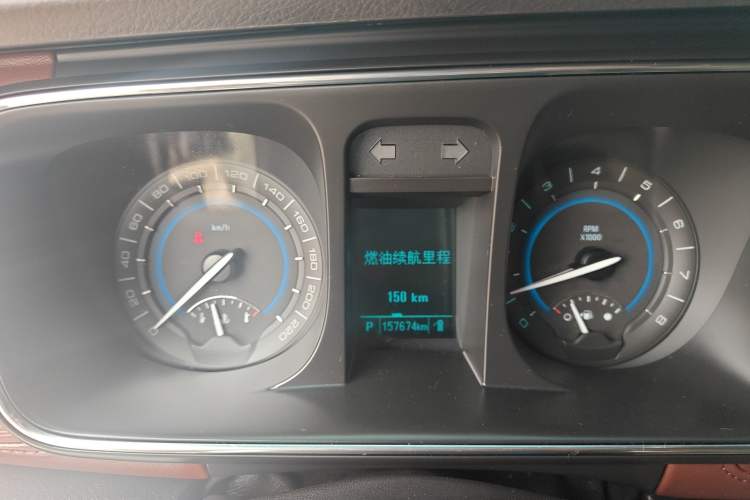 Used Buick GL8 2014 3.0L GT Luxury Business Haoya Edition Odometer Close Up