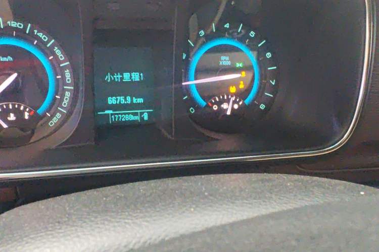 Used Buick GL8 2014 2.4L CT Luxury Business Comfort Edition Odometer Close Up