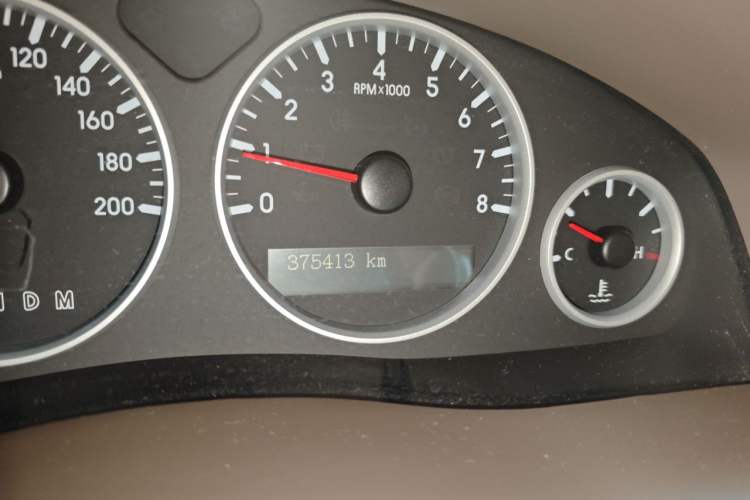 Used Buick GL8 2014 2.4L Classic Edition Odometer Close Up