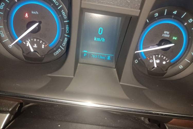 Used Buick GL8 2014 3.0L XT Luxury Business Flagship Edition Odometer Close Up