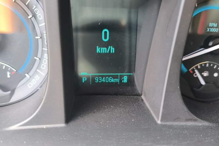 Used Buick GL8 2014 3.0L GT Luxury Business Haoya Edition Odometer Close Up