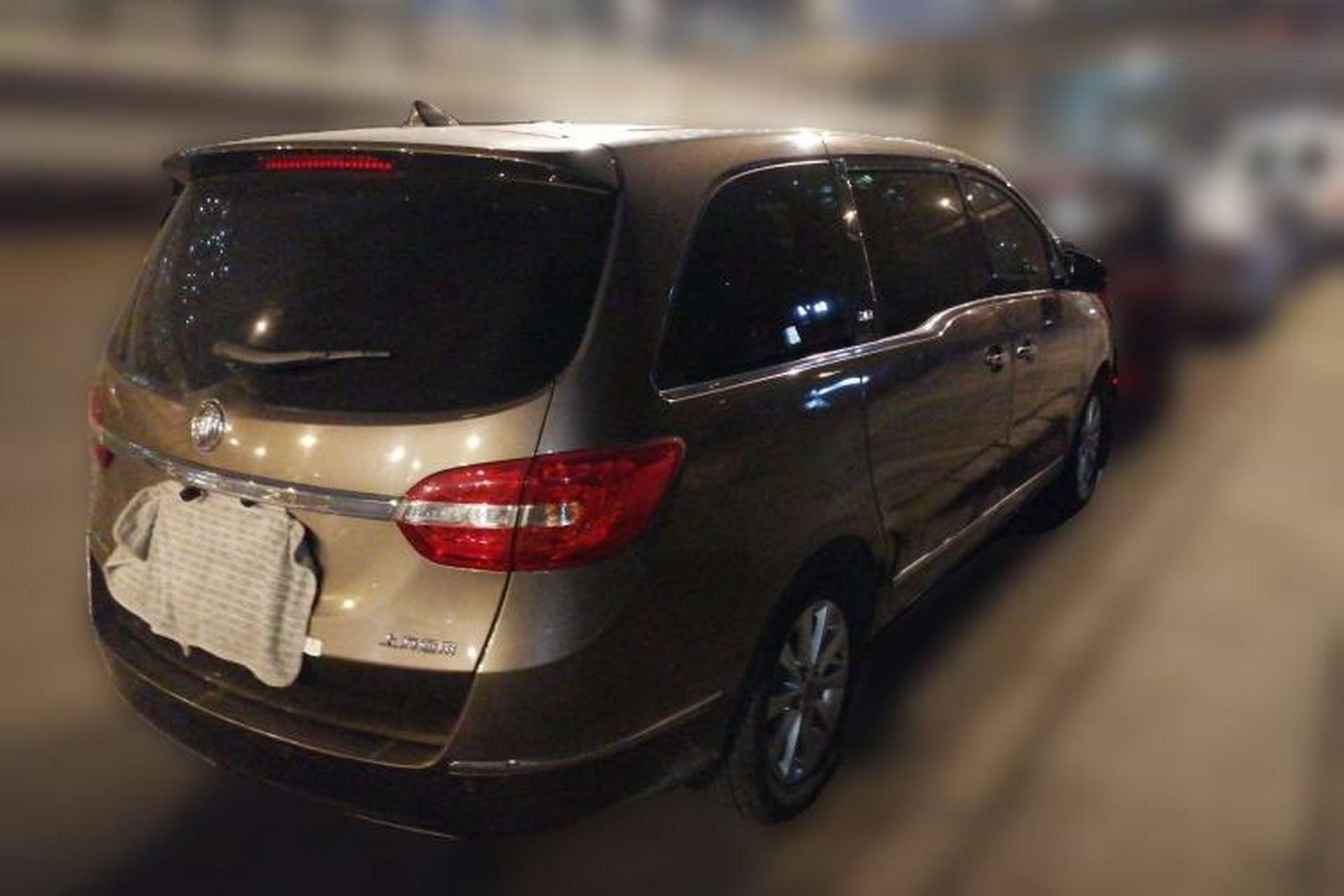 Used Buick GL8 2014 2.4L LT Luxury Business Executive Edition Rear Right 45 Deg