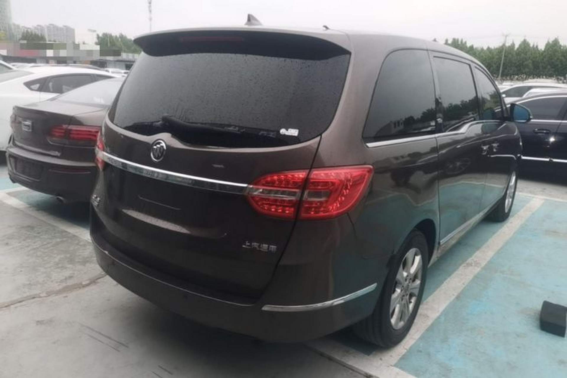 Used Buick GL8 2014 3.0L XT Luxury Business Flagship Edition Rear Right 45 Deg