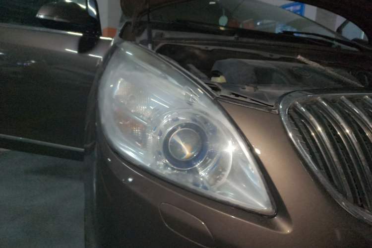 Used Buick GL8 2014 3.0L GT Luxury Business Haoya Edition Right Front Headlight