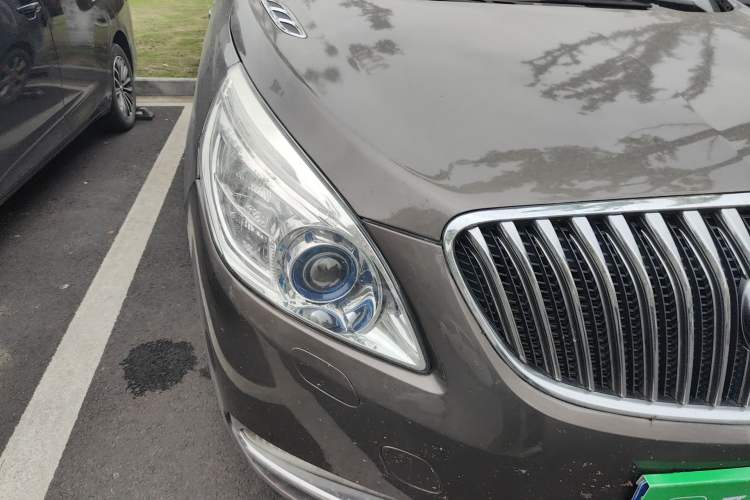 Used Buick GL8 2014 3.0L GT Luxury Business Haoya Edition Right Front Headlight