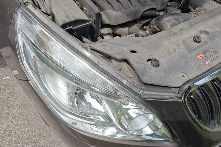 Used Buick GL8 2014 2.4L CT Luxury Business Comfort Edition Right Front Headlight