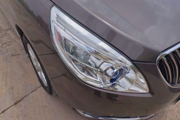 Used Buick GL8 2014 3.0L GT Luxury Business Haoya Edition Right Front Headlight