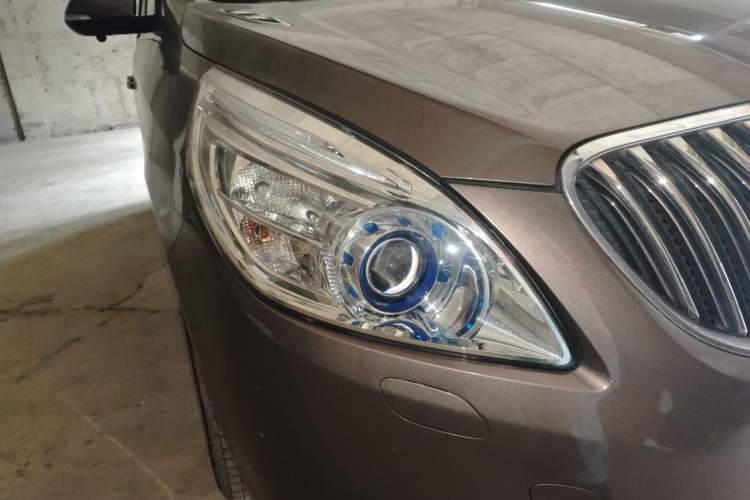 Used Buick GL8 2014 3.0L GT Luxury Business Haoya Edition Right Front Headlight