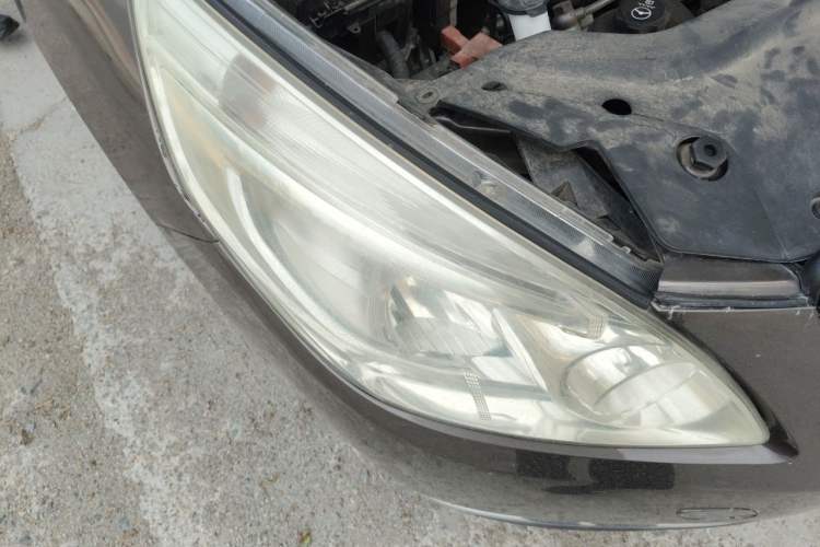 Used Buick GL8 2014 2.4L CT Luxury Business Comfort Edition Right Front Headlight