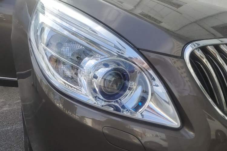 Used Buick GL8 2014 3.0L GT Luxury Business Haoya Edition Right Front Headlight