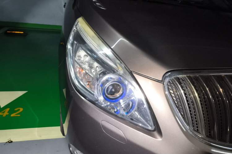 Used Buick GL8 2014 3.0L XT Luxury Business Flagship Edition Right Front Headlight
