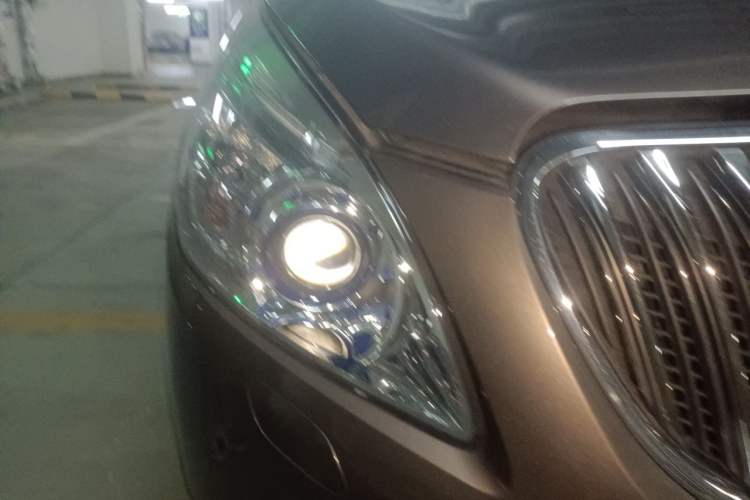 Used Buick GL8 2014 3.0L XT Luxury Business Flagship Edition Right Front Headlight