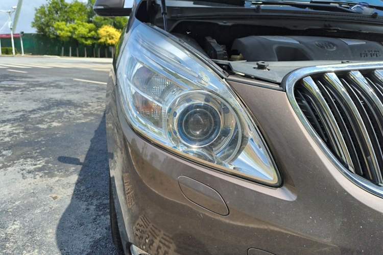 Used Buick GL8 2014 3.0L GT Luxury Business Haoya Edition Right Front Headlight
