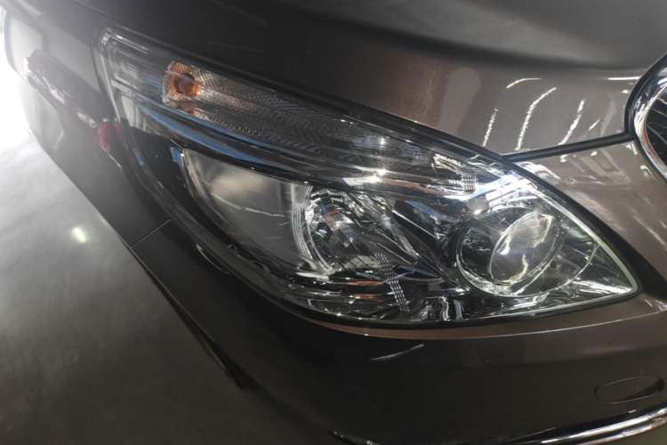 Used Buick GL8 2014 2.4L CT Luxury Business Comfort Edition Right Front Headlight