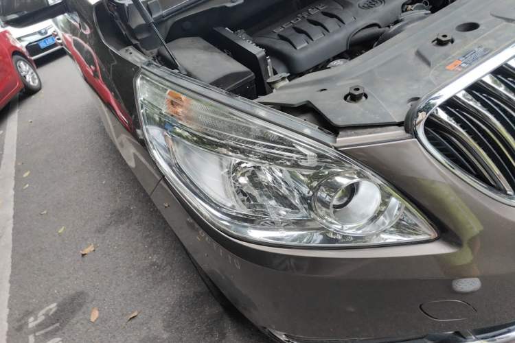 Used Buick GL8 2014 2.4L CT Luxury Business Comfort Edition Right Front Headlight