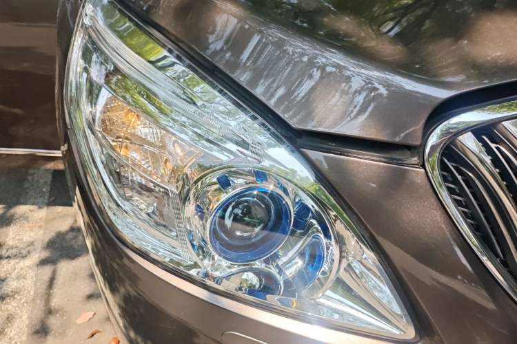 Used Buick GL8 2014 2.4L LT Luxury Business Executive Edition Right Front Headlight