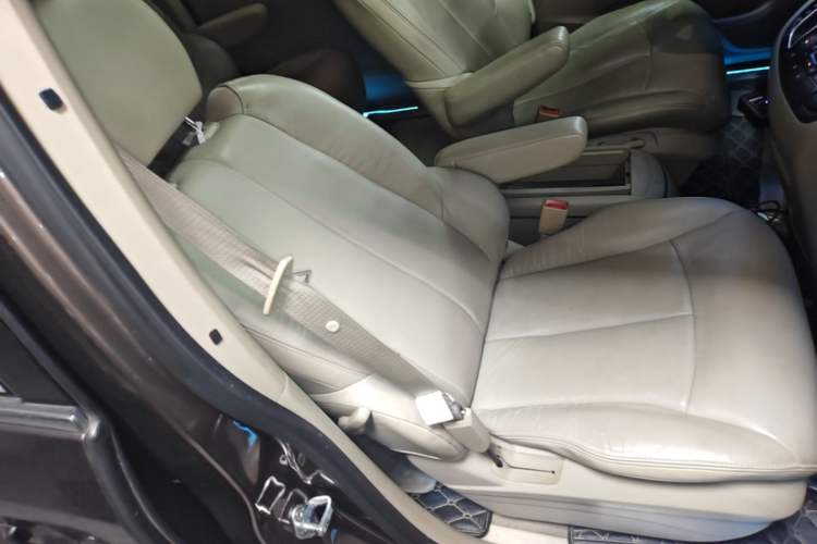 Used Buick GL8 2014 3.0L XT Luxury Business Flagship Edition Right Front Seat