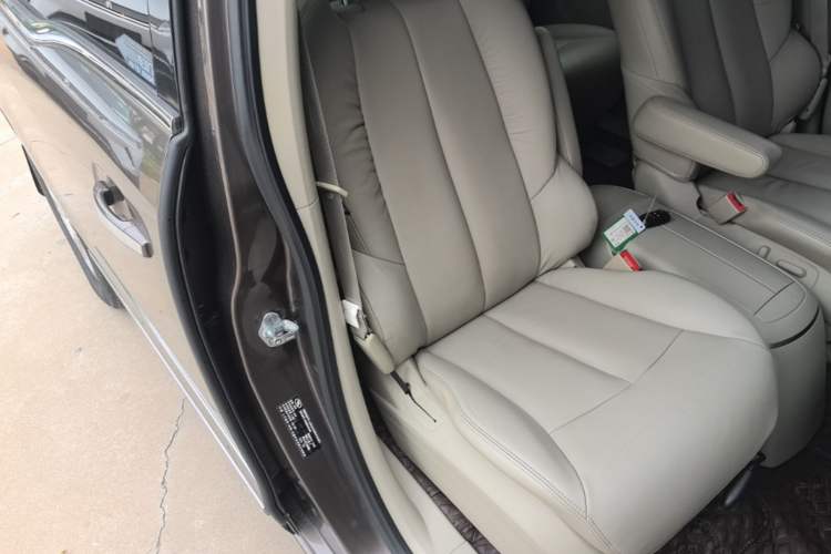 Used Buick GL8 2014 3.0L GT Luxury Business Haoya Edition Right Front Seat