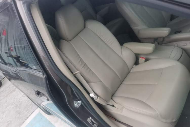 Used Buick GL8 2014 3.0L XT Luxury Business Flagship Edition Right Front Seat
