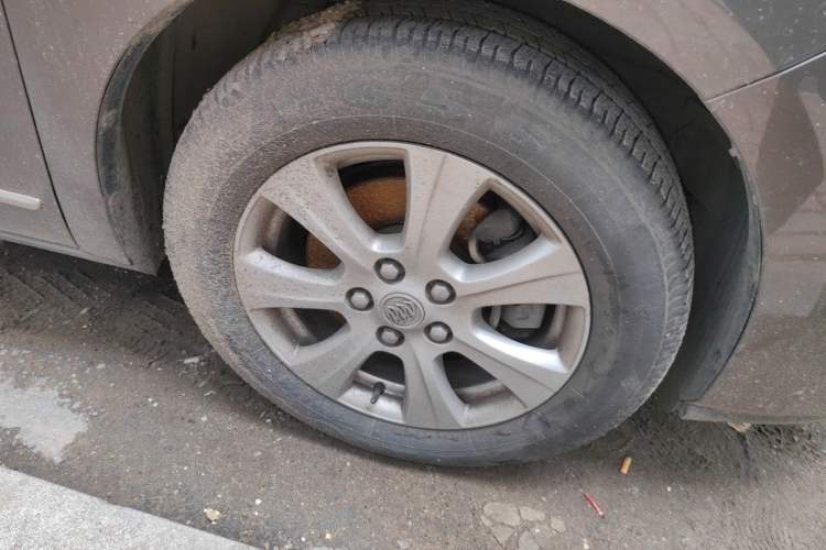 Used Buick GL8 2014 3.0L XT Luxury Business Flagship Edition Right Front Wheel Hub