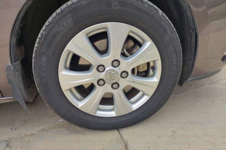 Used Buick GL8 2014 3.0L GT Luxury Business Haoya Edition Right Front Wheel Hub