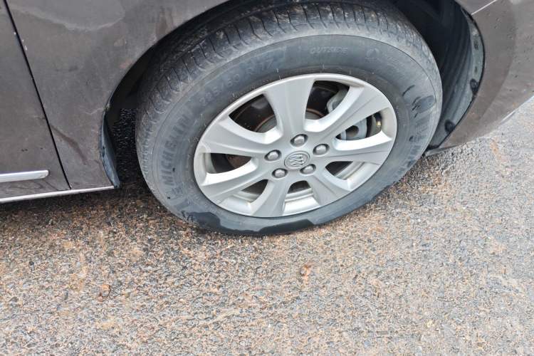 Used Buick GL8 2014 3.0L GT Luxury Business Haoya Edition Right Front Wheel Hub