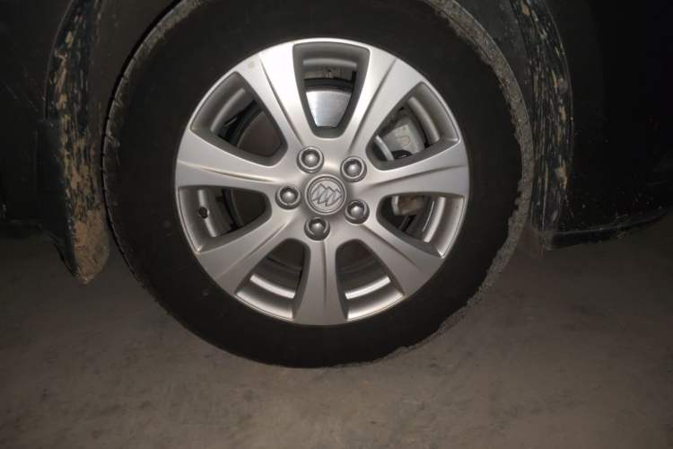 Used Buick GL8 2014 3.0L GT Luxury Business Haoya Edition Right Front Wheel Hub