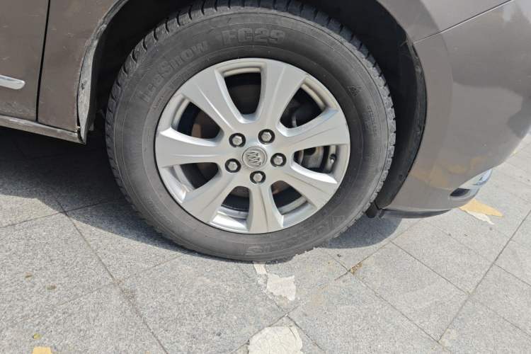Used Buick GL8 2014 3.0L GT Luxury Business Haoya Edition Right Front Wheel Hub