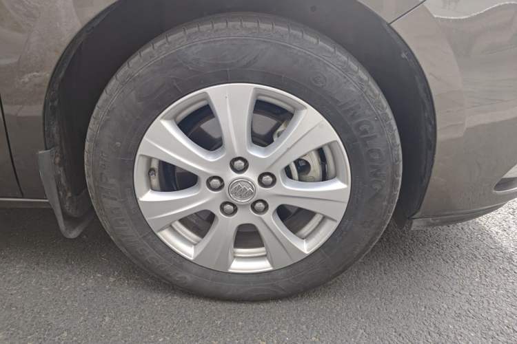 Used Buick GL8 2014 3.0L XT Luxury Business Flagship Edition Right Front Wheel Hub