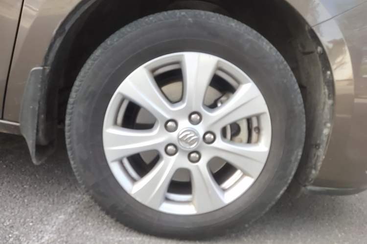 Used Buick GL8 2014 3.0L GT Luxury Business Haoya Edition Right Front Wheel Hub