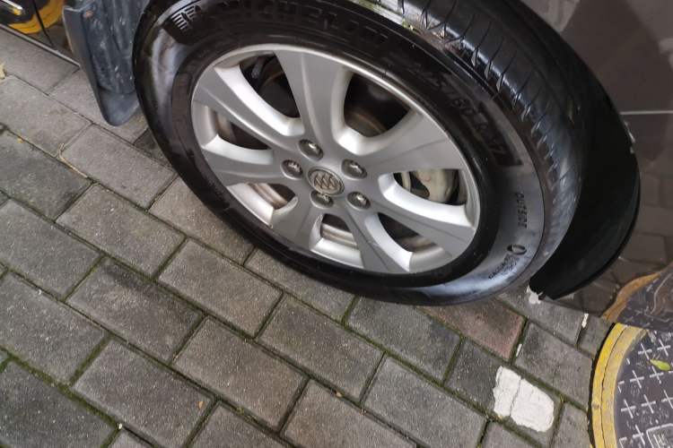 Used Buick GL8 2014 3.0L XT Luxury Business Flagship Edition Right Front Wheel Hub