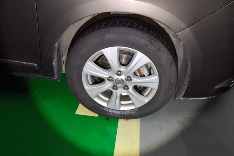 Used Buick GL8 2014 3.0L XT Luxury Business Flagship Edition Right Front Wheel Hub
