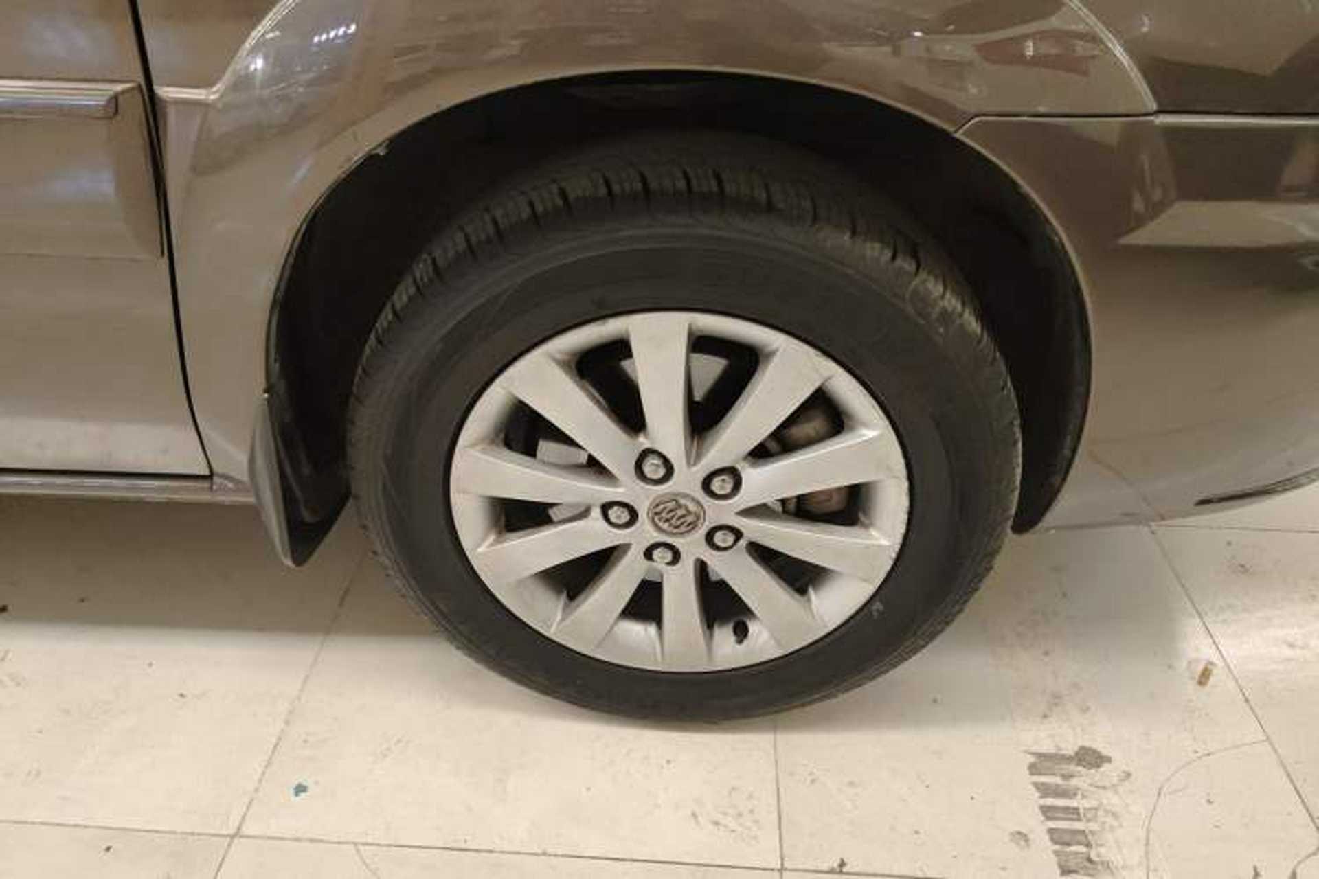Used Buick GL8 2014 2.4L Classic Edition Right Front Wheel Hub