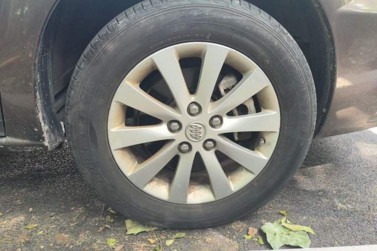 Used Buick GL8 2014 2.4L Classic Edition Right Front Wheel Hub