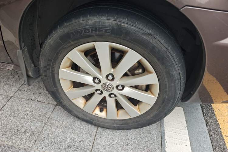 Used Buick GL8 2014 2.4L Classic Edition Right Front Wheel Hub