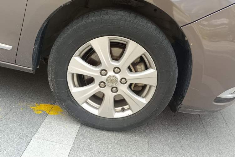 Used Buick GL8 2014 3.0L XT Luxury Business Flagship Edition Right Front Wheel Hub