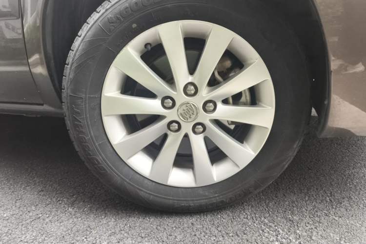 Used Buick GL8 2014 2.4L Classic Edition Right Front Wheel Hub
