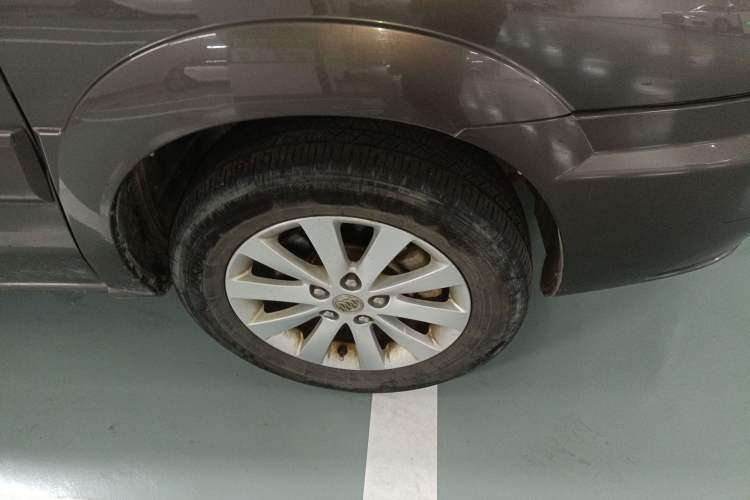 Used Buick GL8 2014 2.4L Classic Edition Right Front Wheel Hub