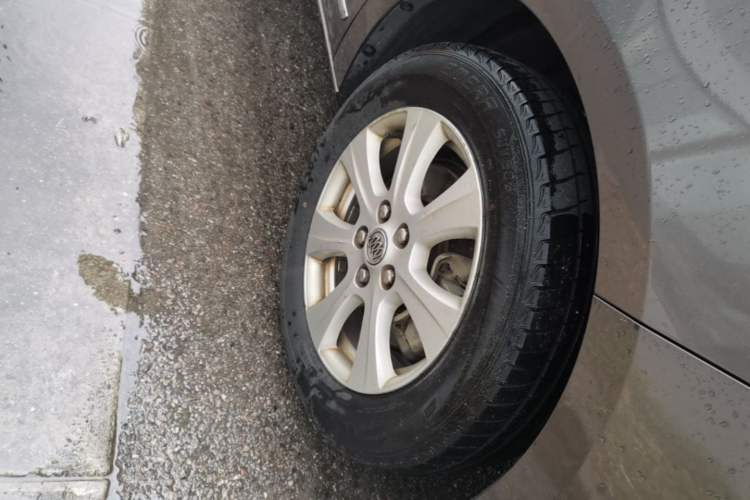 Used Buick GL8 2014 3.0L GT Luxury Business Haoya Edition Right Front Wheel Hub