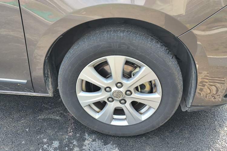 Used Buick GL8 2014 3.0L GT Luxury Business Haoya Edition Right Front Wheel Hub