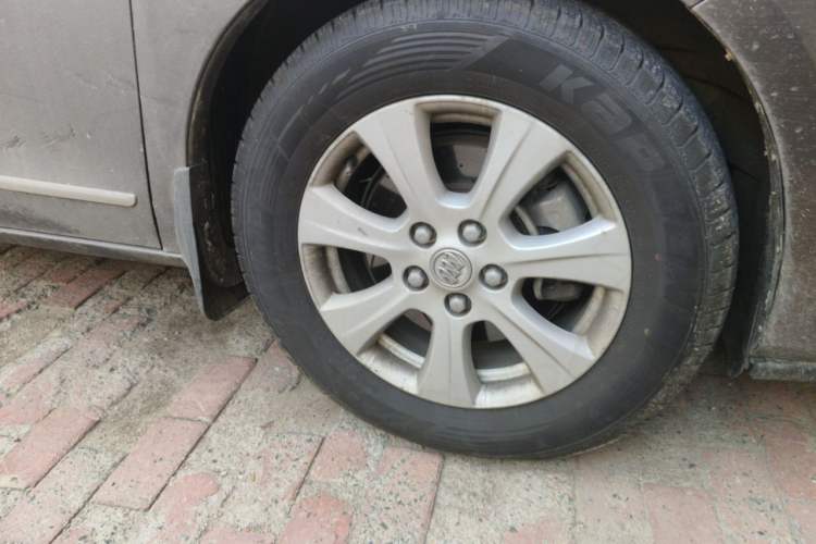 Used Buick GL8 2014 3.0L XT Luxury Business Flagship Edition Right Front Wheel Hub