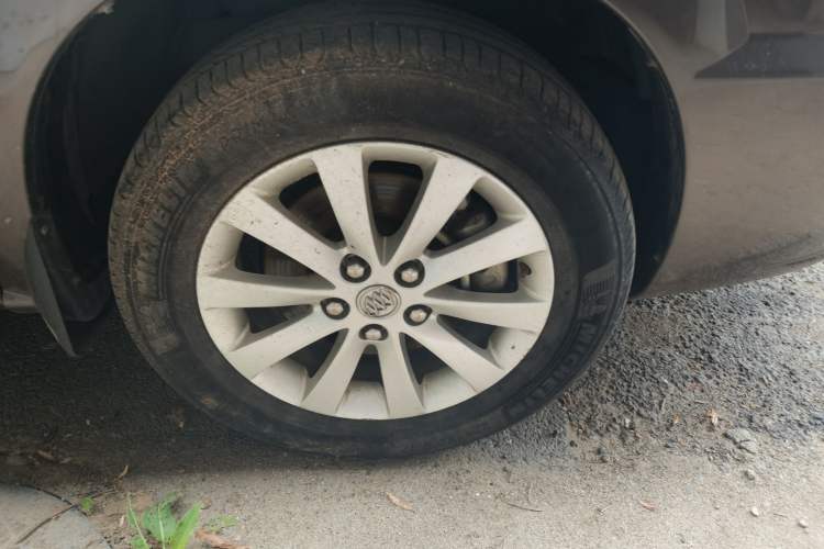 Used Buick GL8 2014 2.4L Classic Edition Right Front Wheel Hub