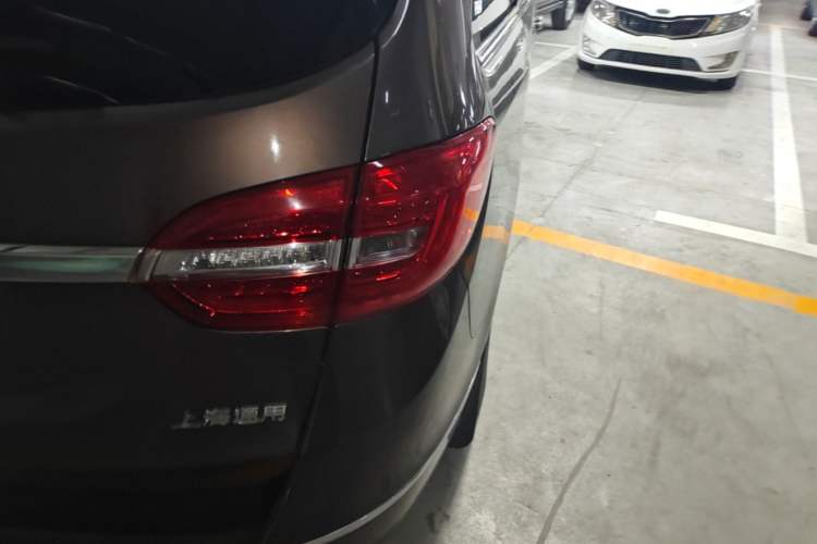 Used Buick GL8 2014 3.0L XT Luxury Business Flagship Edition Right Rear Taillight