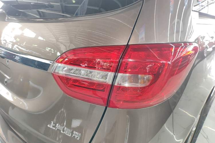 Used Buick GL8 2014 2.4L LT Luxury Business Executive Edition Right Rear Taillight