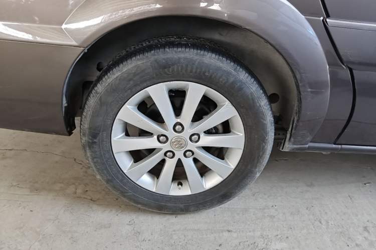 Used Buick GL8 2014 2.4L Classic Edition Right Rear Wheel Hub